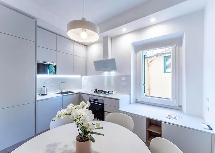 Unyca - Elegant Three-bedroom 피렌체