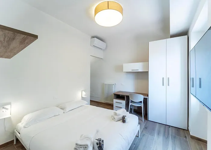 Unyca - Elegant Three-bedroom 아파트