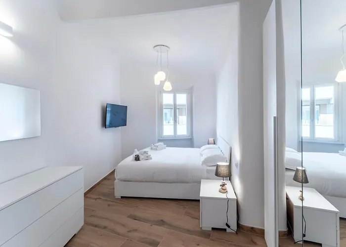 Unyca - Elegant Three-bedroom *
